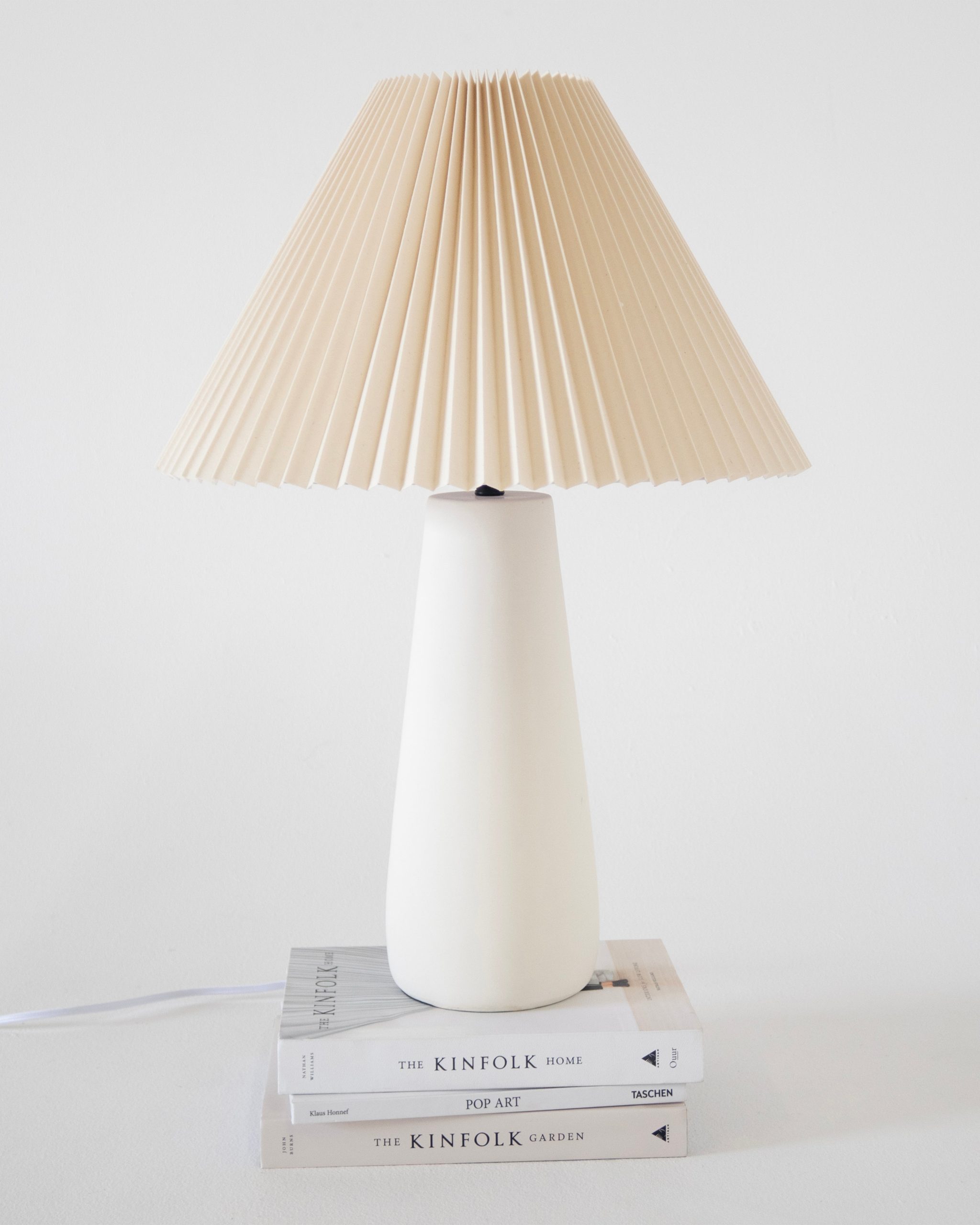 Brightech_GwenTableLamp_Ceramic_Cream2.jpg